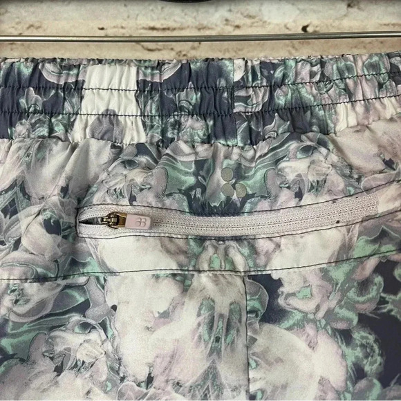 Sweaty Betty Women's  XS Interval Run Shorts Gray Mint Polyester Stretch Active - Picture 9 of 11